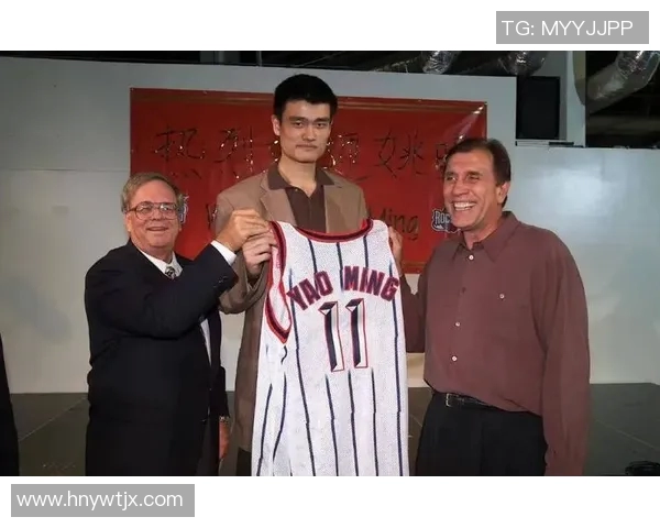 姚明比赛战术解析：如何运用身高优势与团队配合提升篮球竞技水平