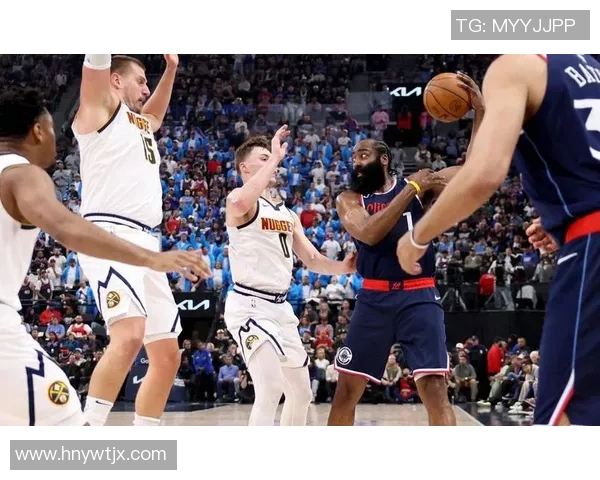 快船全队士气高涨,备战新赛季充满信心 快船全队士气高涨,备战新赛季充满信心