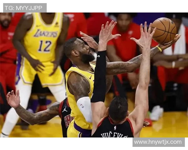 湖人队遭遇三连败,詹姆斯状态异常低迷,球队陷入危机! 湖人队遭遇三连败,詹姆斯状态异常低迷,球队陷入危机!